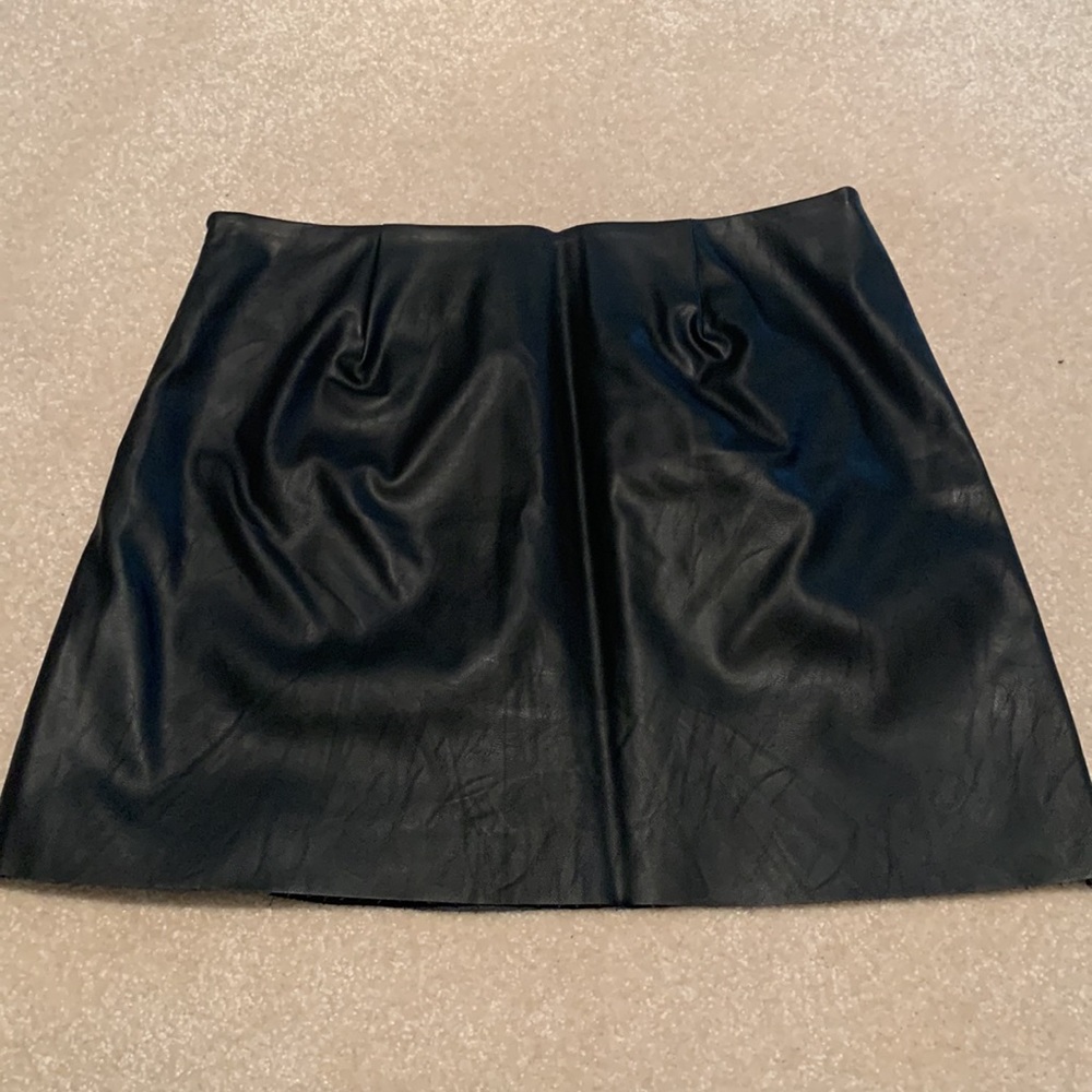 Leeli & Lou Vegan Leather Skirt - Picture 4 of 6
